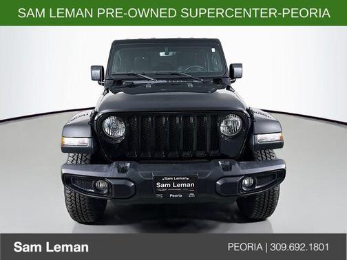 Black Clearcoat 2022 Jeep Wrangler Unlimited Sahara