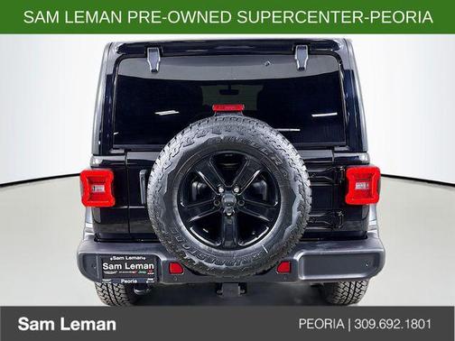 Black Clearcoat 2022 Jeep Wrangler Unlimited Sahara