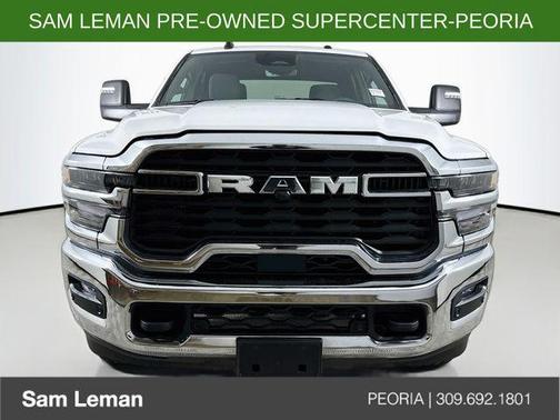 Bright White Clearcoat 2026 RAM 2500 Big Horn Crew Cab 4x4 6'4' Box