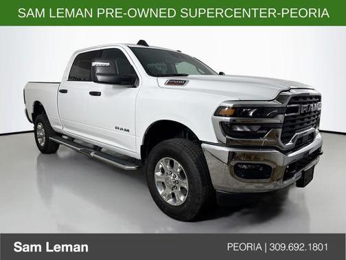 Bright White Clearcoat 2026 RAM 2500 Big Horn Crew Cab 4x4 6'4' Box