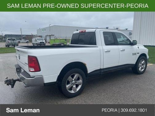 Bright White Clearcoat 2017 RAM 1500 Big Horn