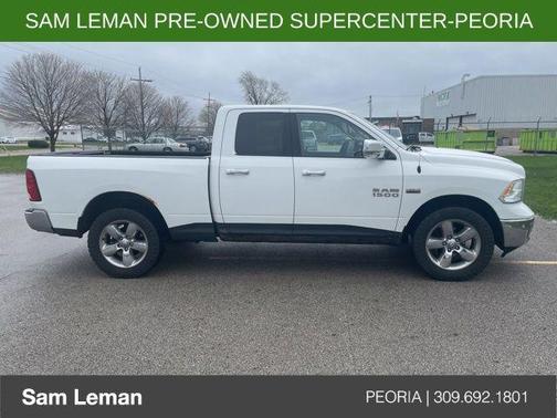Bright White Clearcoat 2017 RAM 1500 Big Horn