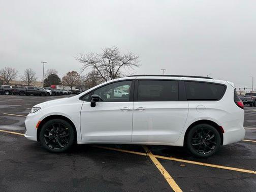 2026 Chrysler Pacifica Limited