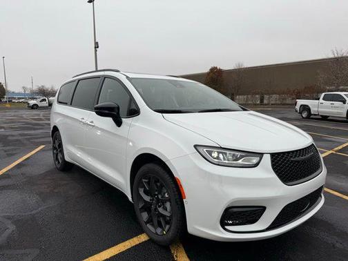 2026 Chrysler Pacifica Limited