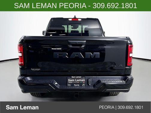 Diamond Black Crystal Pearlcoat 2026 RAM 1500 Express
