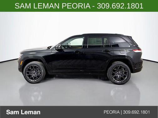 Diamond Black Crystal Pearlcoat 2025 Jeep Grand Cherokee Summit