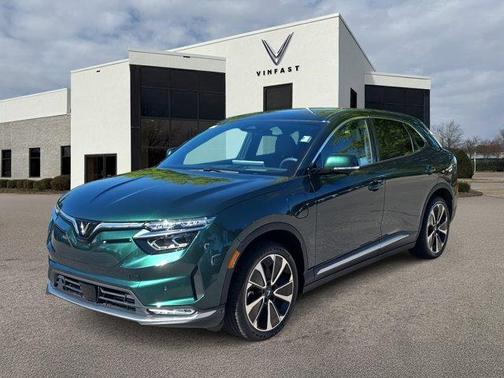 2025 VinFast VF 8 Plus