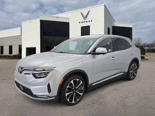 2025 VinFast VF 8 Plus