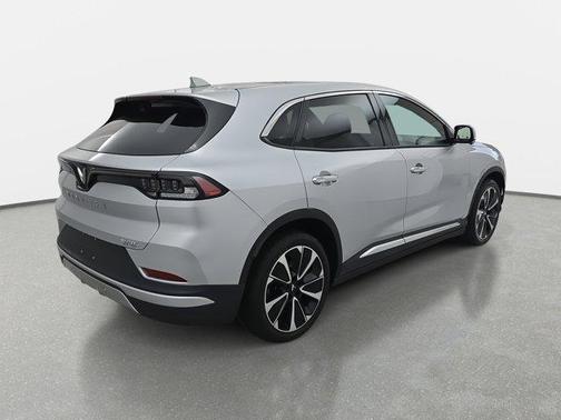2025 VinFast VF 8 Plus