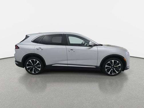 2025 VinFast VF 8 Plus