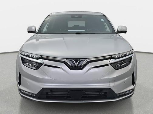 2025 VinFast VF 8 Plus