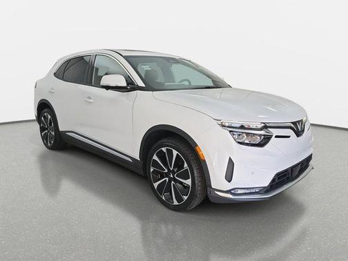 2025 VinFast VF 8 Plus