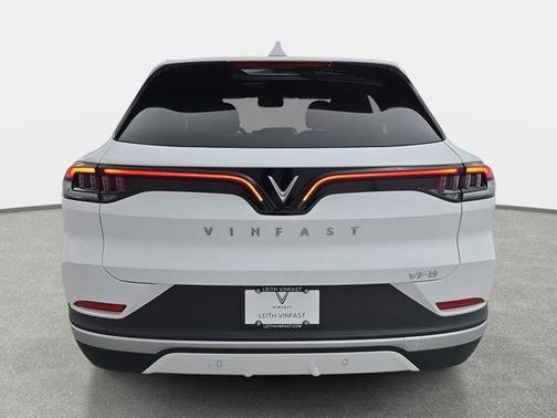 2025 VinFast VF 8 Plus