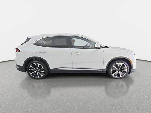 2025 VinFast VF 8 Plus