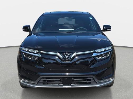 2025 VinFast VF 8 Plus