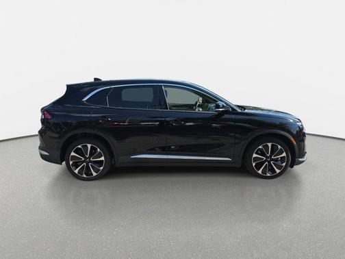 2025 VinFast VF 8 Plus