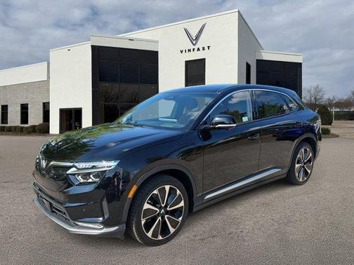 2025 VinFast VF 8 Plus