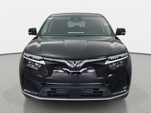 2025 VinFast VF 8 Eco