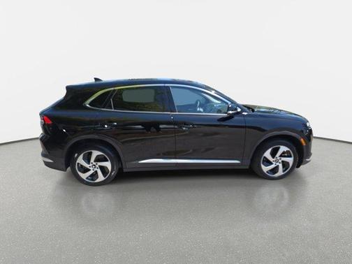 2025 VinFast VF 8 Eco