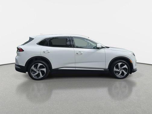 2025 VinFast VF 8 Eco