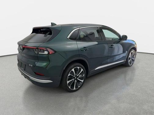 2025 VinFast VF 8 Plus
