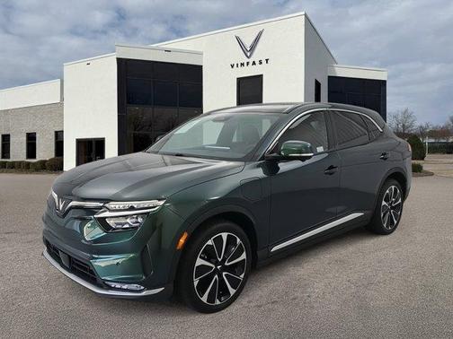 2025 VinFast VF 8 Plus