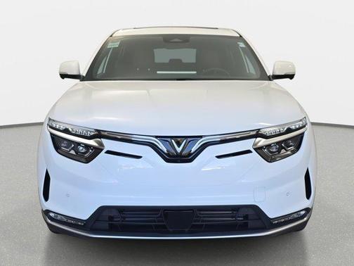 2025 VinFast VF 8 Plus