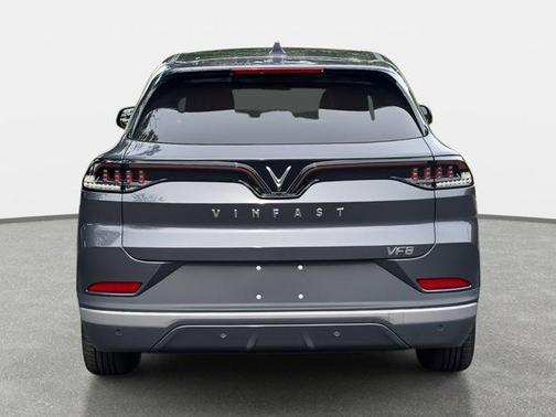 2025 VinFast VF 8 Eco