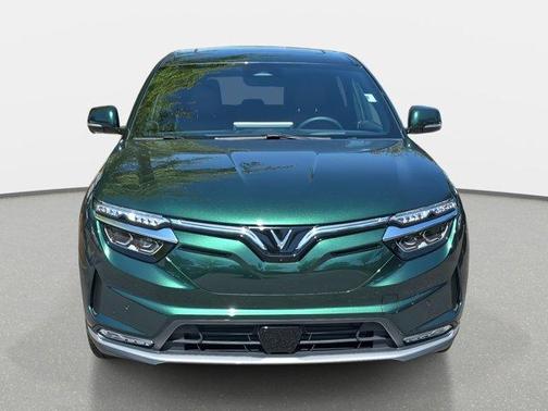 2025 VinFast VF 8 Plus