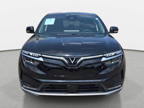 2025 VinFast VF 8 Eco