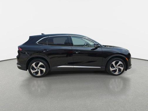 2025 VinFast VF 8 Eco