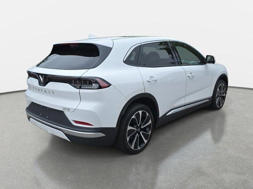 2025 VinFast VF 8 Plus