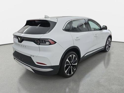 2025 VinFast VF 8 Plus
