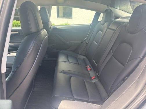 2022 Tesla Model 3 Base