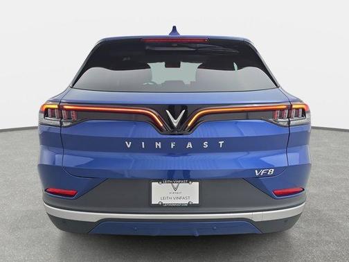 2025 VinFast VF 8 Eco
