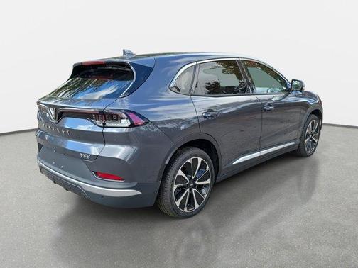 2025 VinFast VF 8 Plus