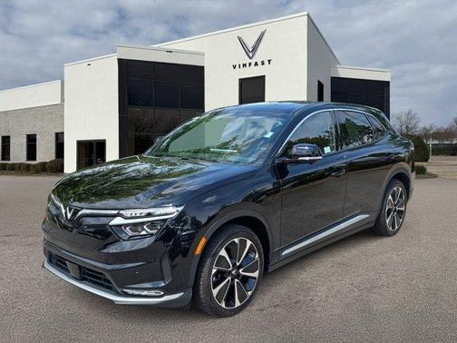 2025 VinFast VF 8 Plus