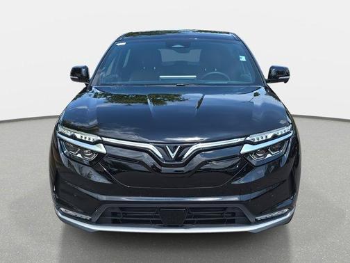 2025 VinFast VF 8 Plus