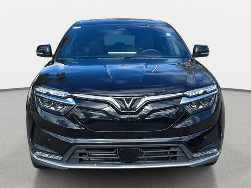 2025 VinFast VF 8 Plus