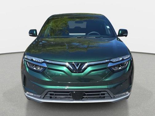 2025 VinFast VF 8 Plus