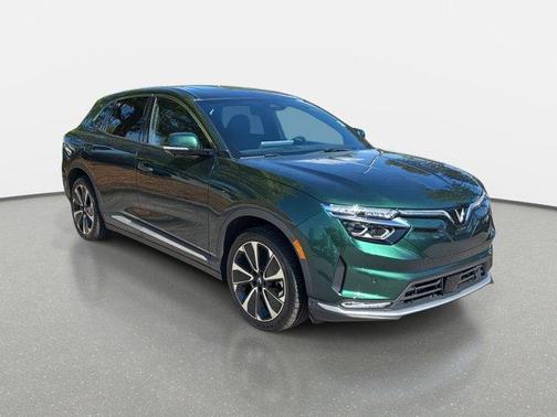 2025 VinFast VF 8 Plus