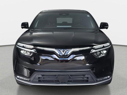 2025 VinFast VF 8 Plus