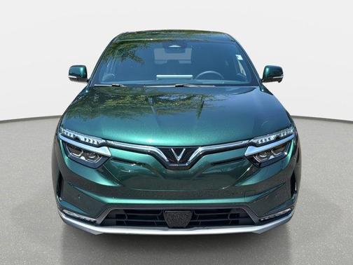 2025 VinFast VF 8 Plus
