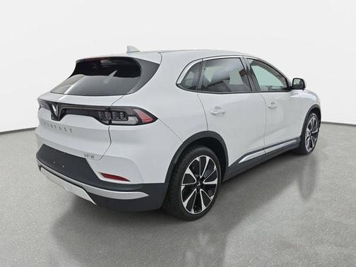 2025 VinFast VF 8 Plus