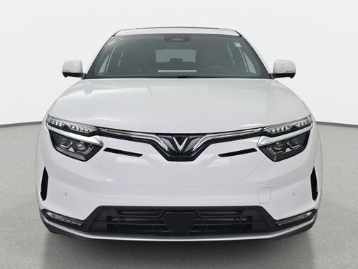 2025 VinFast VF 8 Plus