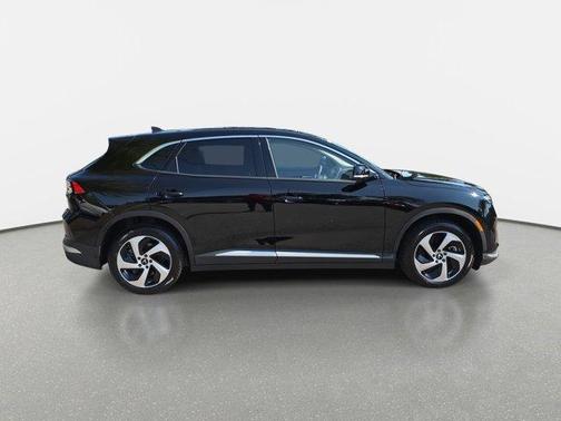 2025 VinFast VF 8 Eco