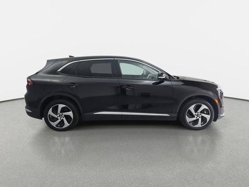 2025 VinFast VF 8 Eco