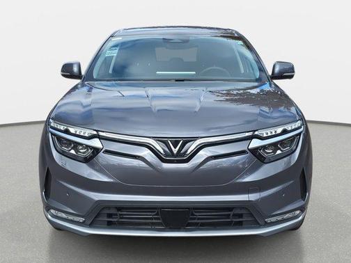 2025 VinFast VF 8 Eco