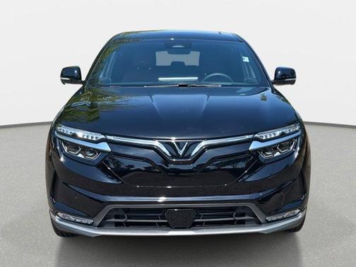 2025 VinFast VF 8 Plus