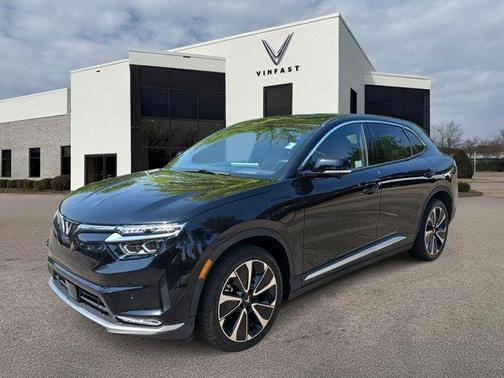 2025 VinFast VF 8 Plus